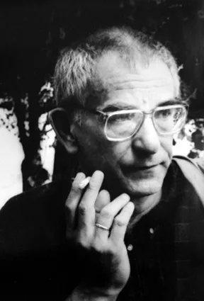 Black-and-white portrait of Krzysztof Kieslowski at the 1994 Venice Film Festival